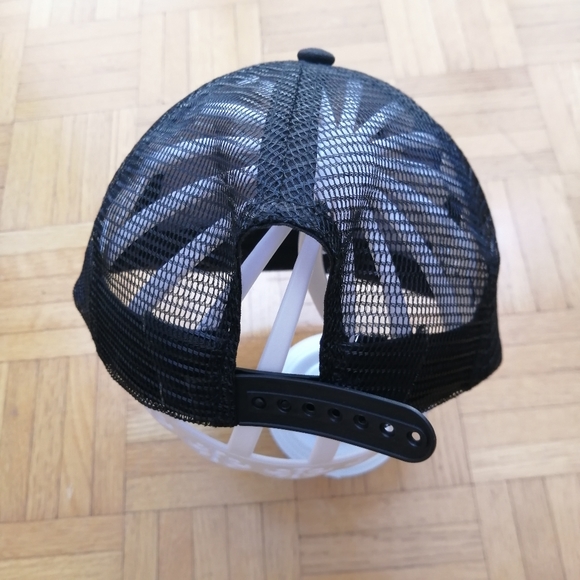 Coors Light T-shirt Medium + Trucker Hat NWT - Picture 11 of 12